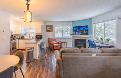 Harvie Heights Condo | Mountain View Cozy 2-Storey Chalet, 2 BR , 1.5 BTH, Hot Tub, BBQ