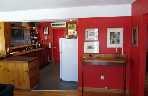 Florence Apartment | Mountain View: Comfort and Calm. Wood-burning Fireplace.