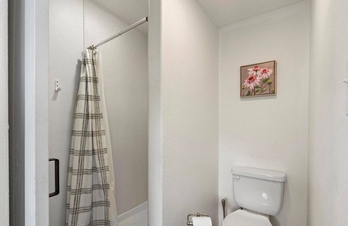 Chugiak Apartment | Mountain View Efficiency Apt Near Eklutna Lake