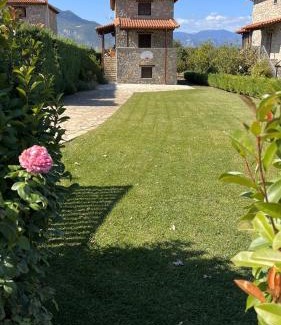 Polidrosos Villa | Mountain View - Full Villa
