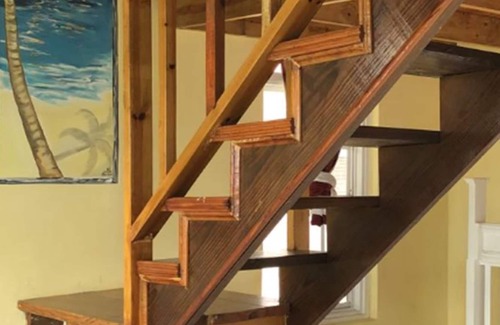 Orange Bay Bed & Breakfast | Mountain View Guest Resort