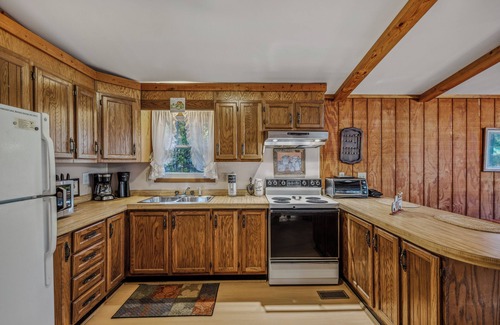 Berkeley Springs House | Mountain View Hideaway- A Fun Time Away!