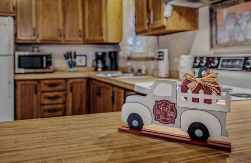 Berkeley Springs House | Mountain View Hideaway- A Fun Time Away!