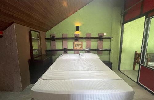 Sirimalwatta House | Mountain View Homestay