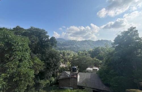 Sirimalwatta House | Mountain View Homestay