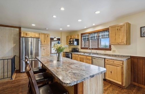 Farmington Cabin | Mountain View Lodge | 9BR, 3BA, Pool, Hot Tub, Amazing Views!