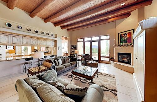 Santa Fe House | Mountain-View Magic