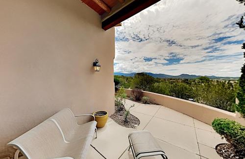 Santa Fe House | Mountain-View Magic