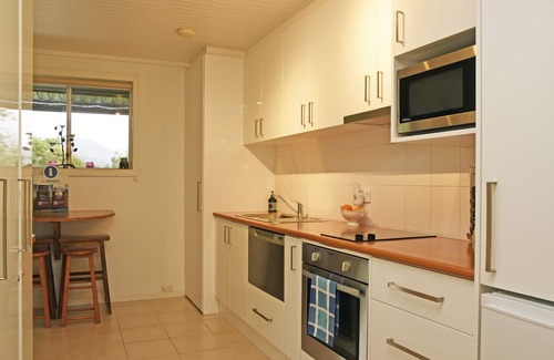 Mount Evelyn Apartment | Mountain View Retreat, self contained, private and pet friendly