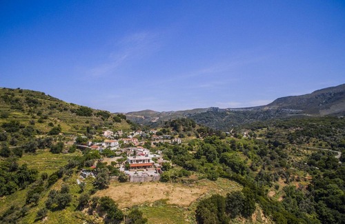 Thronos Bed & Breakfast | Mountain View Room for 4 people