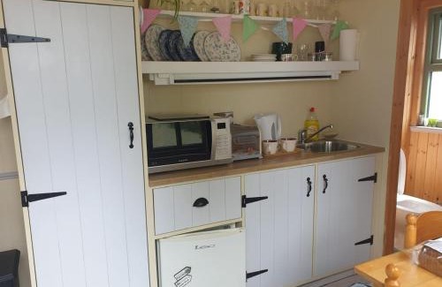 Kilkeel Apartment | Mountain View Shepherds Hut