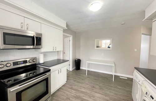 Glenridge House | Mountain View Suite - Sleeps 6n