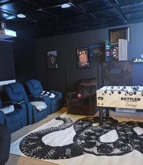 West Milford House | Mountain View Villa with HotTub-MovieTheater Fire Pit Gameroom