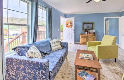 Tuxedo House | Mountain-View Zirconia Home Walk to Lake Summit!