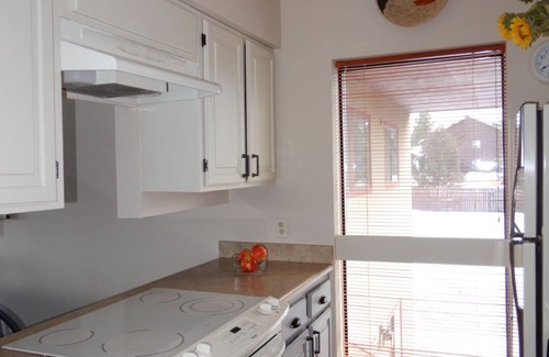 Pagosa Springs Condo | Mountain views, 30 minutes to Wolf Creek, close to restaurants, pubs and shops.
