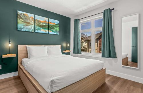 Canmore Apartment | Mountain Views Balcony and Free Parking