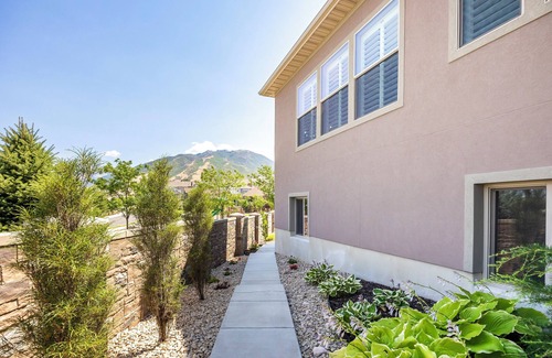 Draper Apartment | Mountain Views for 8! New, private, professionally decorated 2 Bedroom/2 Bath