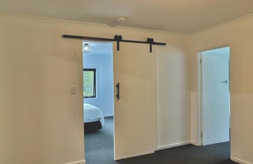 Lenah Valley House | Mountain Views in a Quiet Neighbourhood also Close to CBD