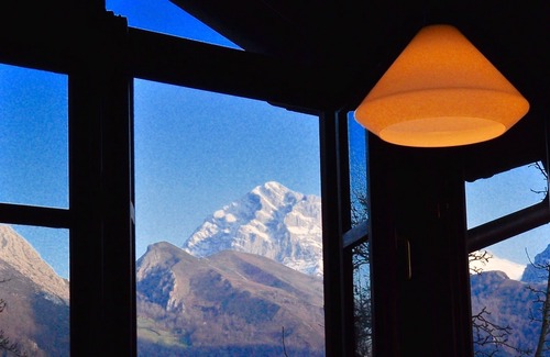 Santovena Apartment | Mountain views in Picos de Europa. Secret