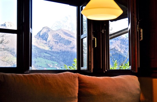 Santovena Apartment | Mountain views in Picos de Europa. Secret