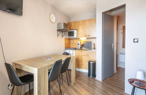 Chamrousse Apartment | Mountain Views & Slope Access