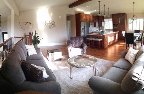 Northeast Colorado Springs House | Mountain Views! Beautifully remodeled, near South Gate of USAFA, Safe, Quiet