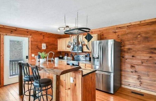 Canton Cabin | Mountain Views with Covered Decks and Hot Tub