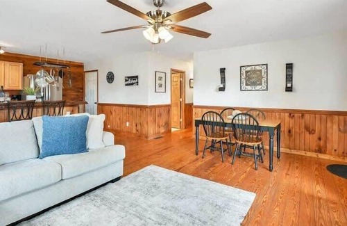 Canton Cabin | Mountain Views with Covered Decks and Hot Tub