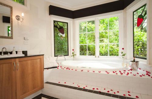 Leura House | Mountain Whispers Strawberry Patch