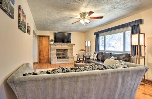 Dellslow House | Mountaineer Retreat - 5 Mi to WV University!
