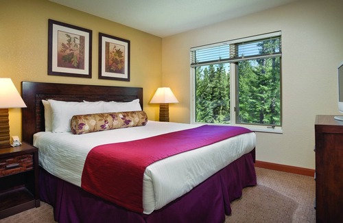 Canmore Resort | Mountains, glaciers, forests!