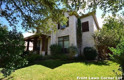 Circle C Ranch House | MOVE-IN READY/4BR/3.5BA/GREAT SCHOOLS/QUIET STREET/LOVELY NEIGHBORHOOD