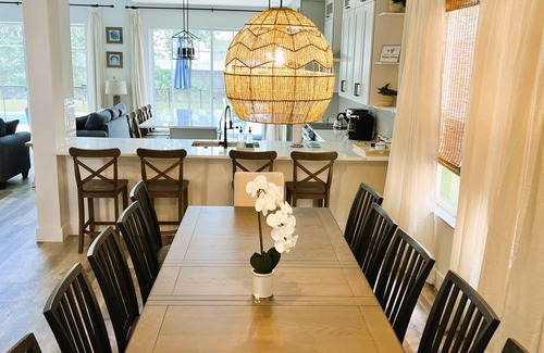 Indian Point House | Movie & Game rooms/Private pool/Car Charger