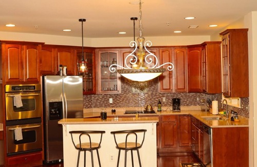 Fort Washington House | Movie Theater, 2 Kitchens and 6-BR DC & Harbor