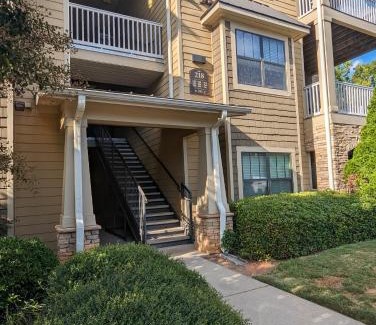 Executive Park Apartment | Movie Themed Family Get-a-way! Sleeps 7 Popcorn, Snacks, and Drinks, Included - Pools are still OPEN!