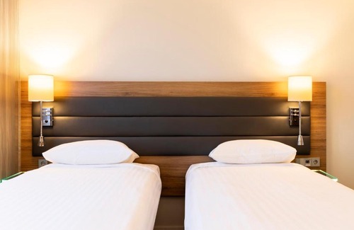 Custom House Hotel | Moxy London Excel