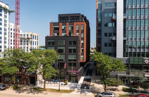 Marquette Hotel | Moxy Madison Downtown