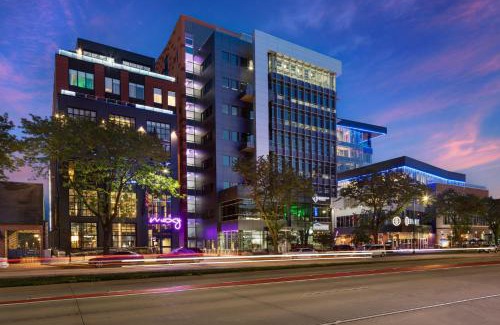 Marquette Hotel | Moxy Madison Downtown