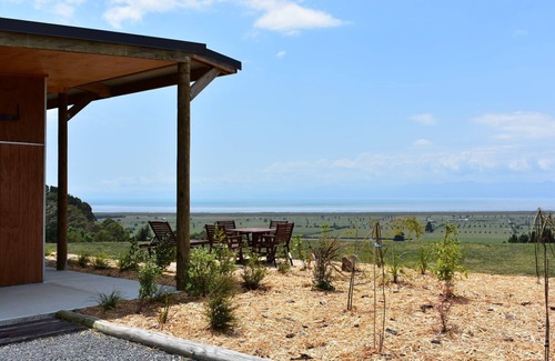 Waitakaruru Apartment | Moydrum Country Escape over looking the Firth of Thames