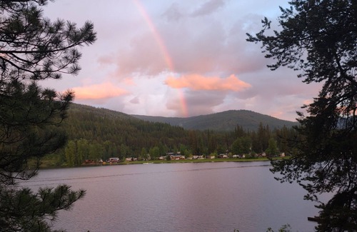 East Kootenay Cabin | Moyie Lakefront Getaway