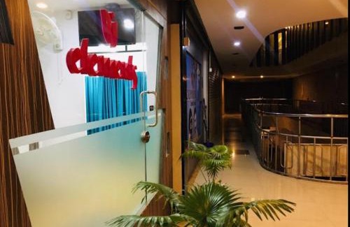 Perintalmanna Hotel | MP RESIDANCY