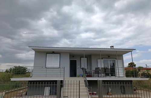 Oropos House | Mpoumpoukaki
