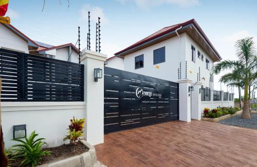 Prampram Hotel | MQE SkyLodge Hotel