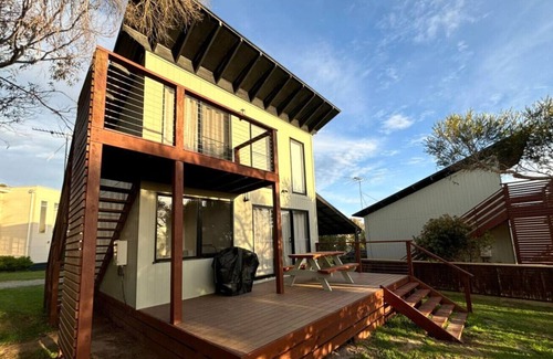 Surf Beach Cabin | Mr Bass Coastal Cabin w/Farm Views