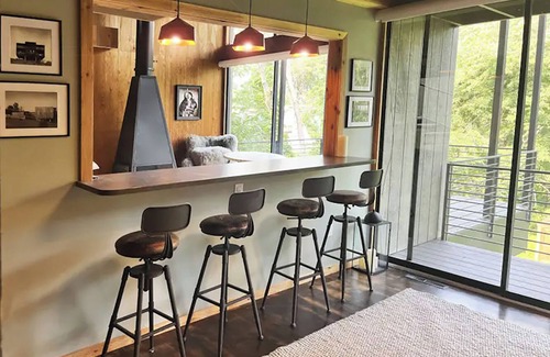Lincoln House | Mr. Swanky Mid Modern Century/5 Decks/190" 4K Screen