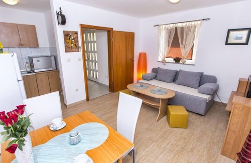 Cesarica Apartment | Mraović by Interhome