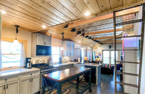 Jerome Apartment | Mrs Garcia's Getaway w/Gorgeous Red Rock Views!
