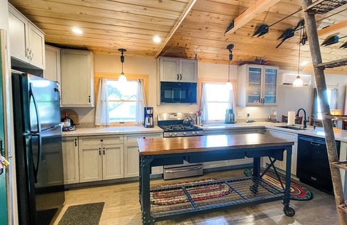 Jerome Apartment | Mrs Garcia's Getaway w/Gorgeous Red Rock Views!
