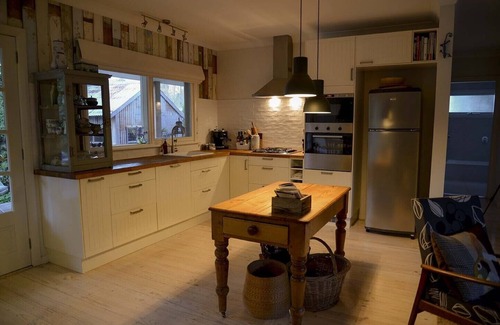 Bright Cottage | Mrs Simpson Cottage in Norala Garden
