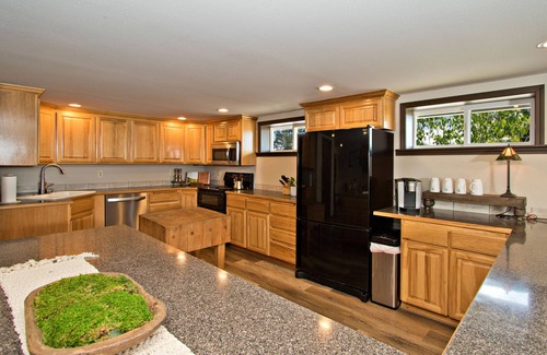 Enumclaw House | Mt Rainier & Crystal Mt is your back yard in the Town of Enumclaw